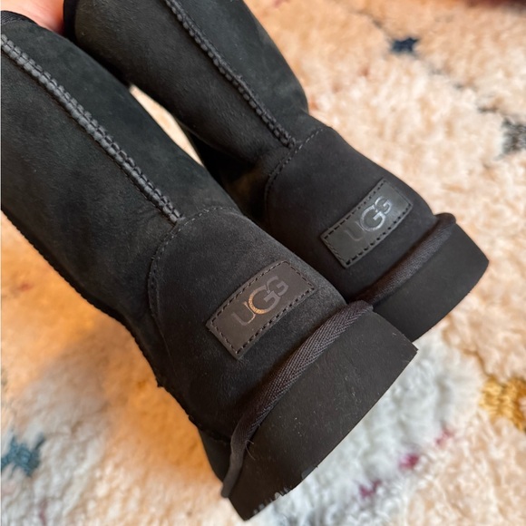 UGG black boot size 6 classic short II - Picture 5 of 6